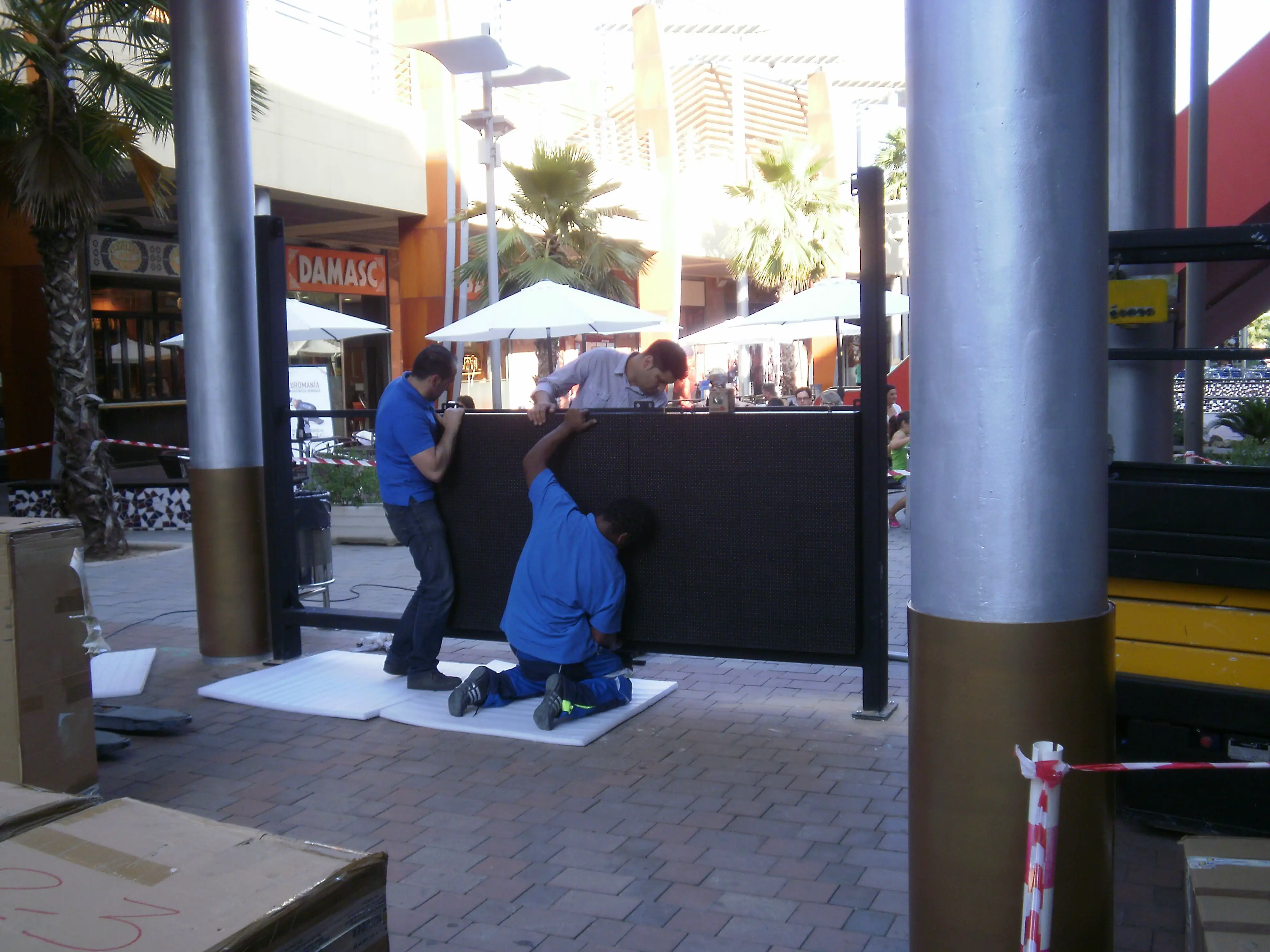 Instalación Pantalla Centro Comercial Alicante
